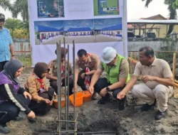 Regent Asri Ludin Tambunan Lays Groundwork for New Classrooms and Auditorium at SMPN 1 Beringin