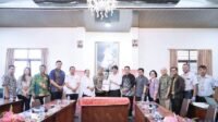 Karo Regent Hands Over Official Statement to Moderamen GBKP on RSUD Kabanjahe Asset Transfer